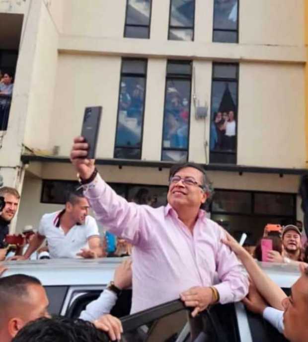 El candidato Gustavo Petro visitó a Anserma