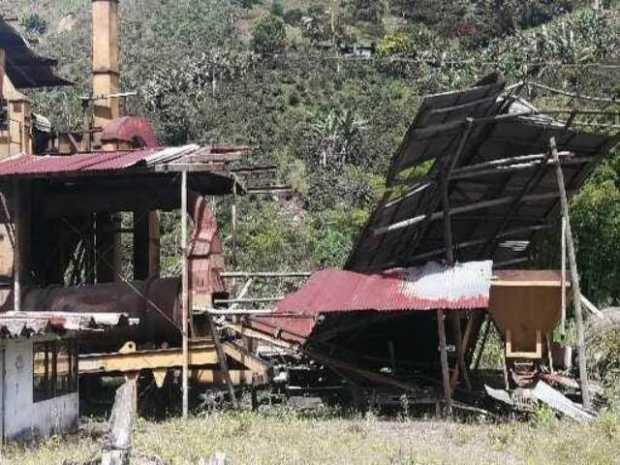 Desde la Gobernación de Caldas indicaron que la planta de asfalto es propiedad del departamento y aparentemente está siendo expl