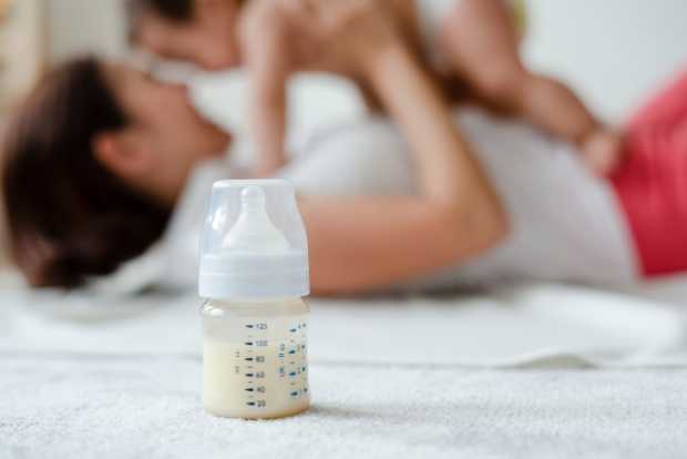 Una leche de fórmula, bajo la lupa por lotes contaminados con bacterias