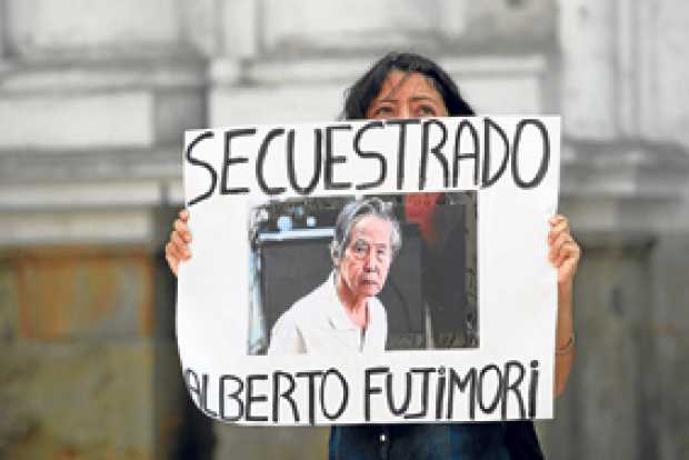 Alberto Fujimori fue condenado en 2009 por violaciones de derechos humanos al ser sentenciado como autor mediato (intelectual), 