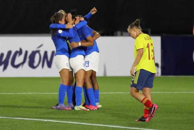 La Selección, que no le pudo marcar anoche a Brasil, luego se equivocó y perdió. Finalmente se quedó con el subtítulo del Surame