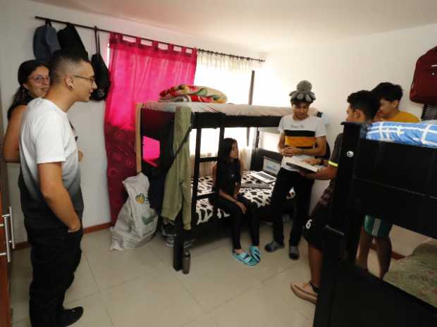 Estudiantes de La Merced en la nueva residencia estudiantil. Estudiantes de La Merced en la nueva residencia estudiantil.