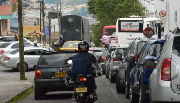 Foto | Freddy Arango | LA PATRIA  La medida regirá de lunes a viernes de 6:00 a.m a 8:00 p.m. 