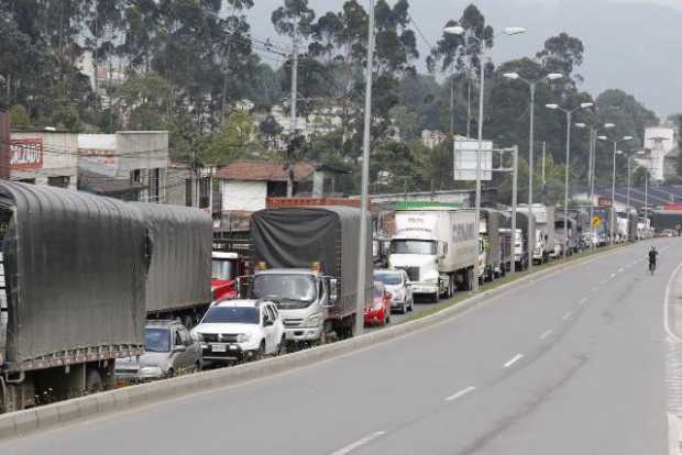 Habrá restricciones de 12 a 17 horas para descongestionar la vía Manizales - Bogotá 