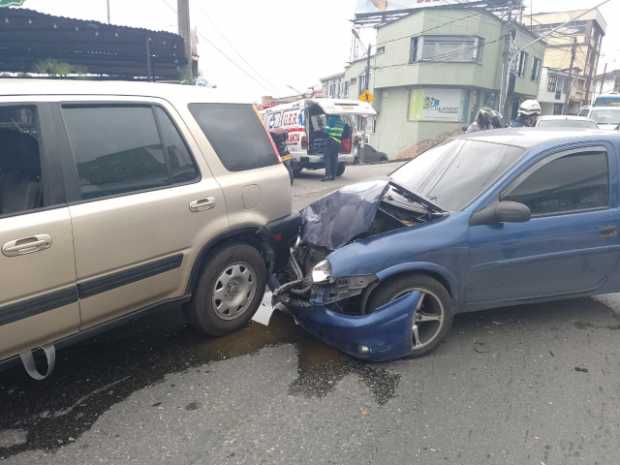 Dos lesionadas en un accidente de tránsito en la avenida Paralela