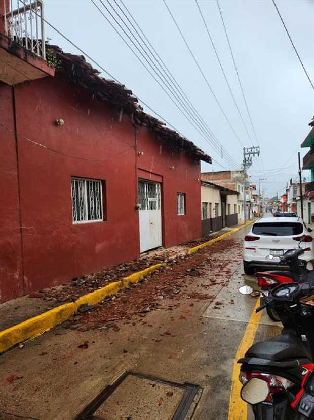 Reportan un muerto por sismo de magnitud 7,4 en occidente de México