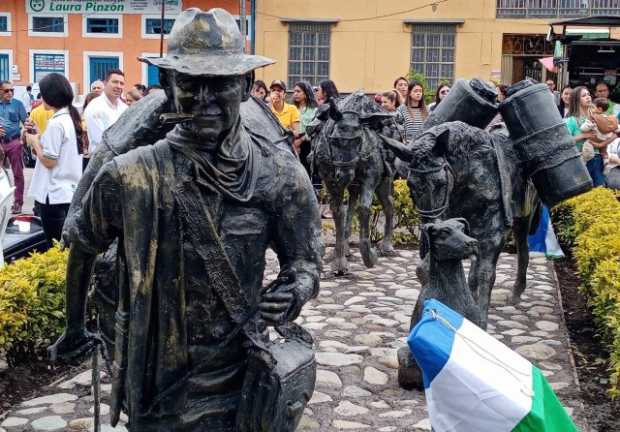 En Villamaría inauguran el Monumento a Los Arrieros