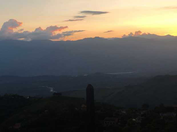 Atardecer con el río Cauca