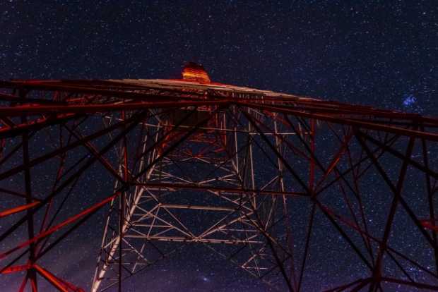 Torre de comunicaciones en el nevado 