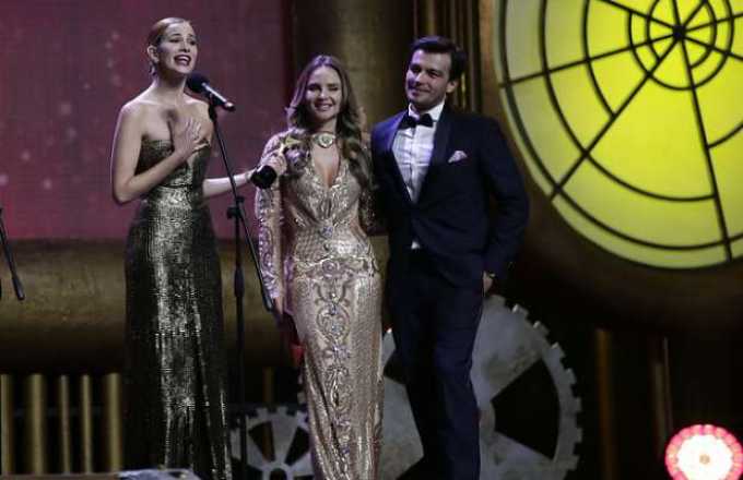 Laura Londoño, ganadora en la categoría protagonista favorita femenina.