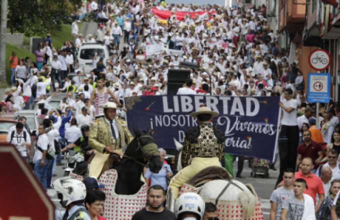 Los taurinos marcharon en el Paseíllo de la Libertad 