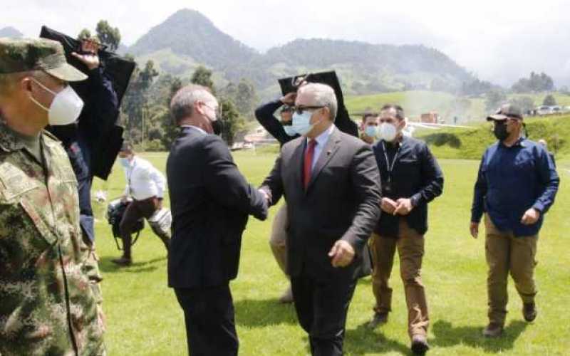 Foto | Darío Augusto Cardona | LA PATRIA Nicolás Restrepo e Iván Duque.