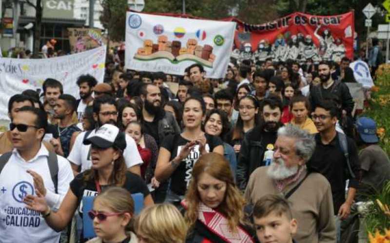 Así se vivió la marcha por la universidad pública en imágenes 