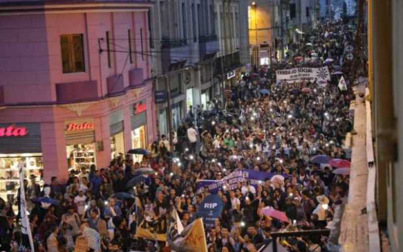 Así se vivió la marcha por la universidad pública en imágenes 