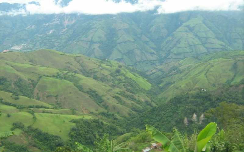 Paisaje desde San Bartolomé-Pácora (Caldas). Se puede divisar a Marmato.