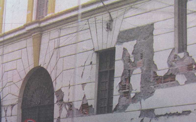 El edificio de la Gobernación de Caldas también resultó averiado luego del terremoto.