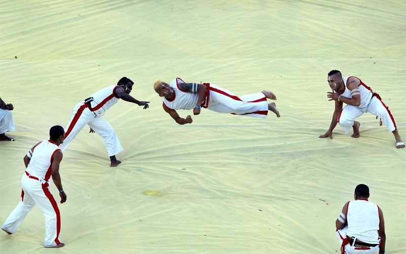 La cultura afrodescendiente estuvo representada por la danza de capoeira.