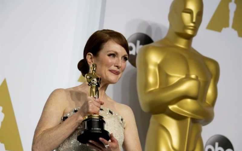Julianne Moore se llevó ayer el Óscar a la mejor actriz por "Still Alice"