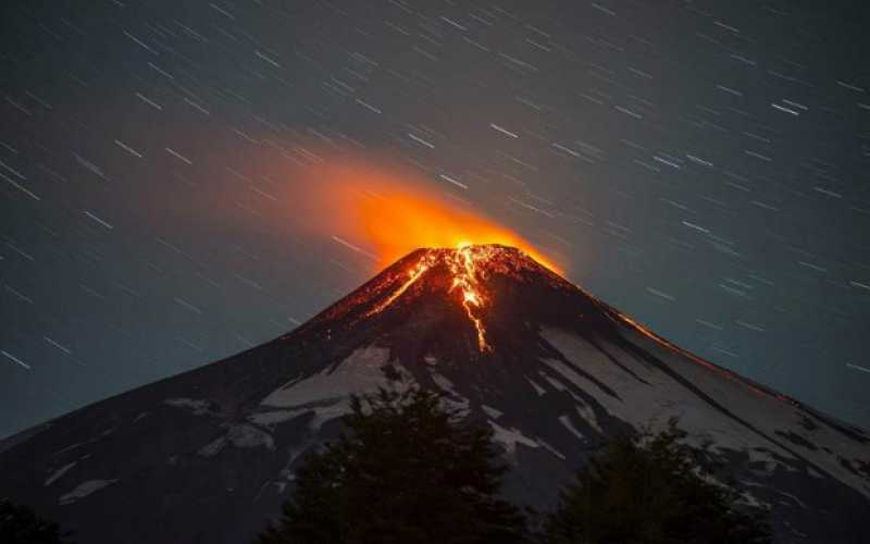 EFE|LA PATRIA| Volcán Villarica en erupción.