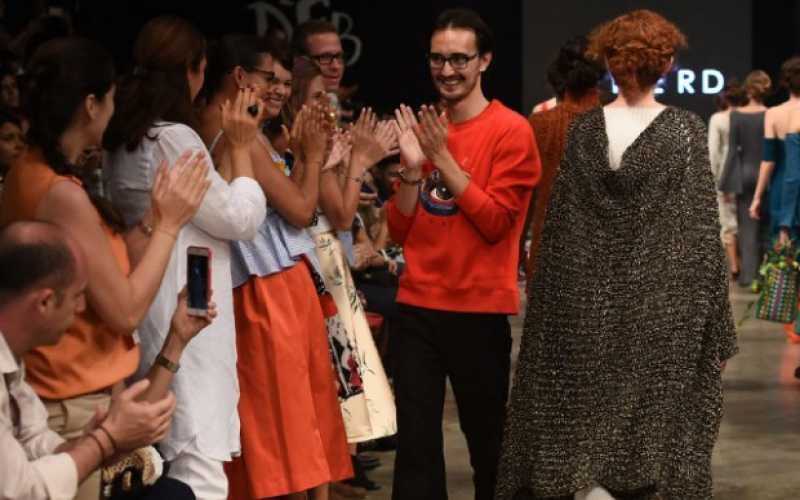 Creador colombiano Felipe Santamaría