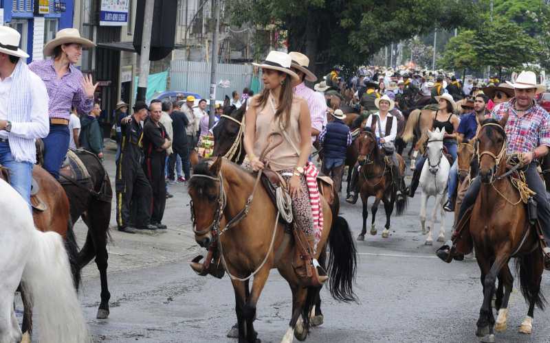 Cabalgata por los 164 años de Manizales Se inscribieron 700 jinetes, según el Club Activo 20/30.