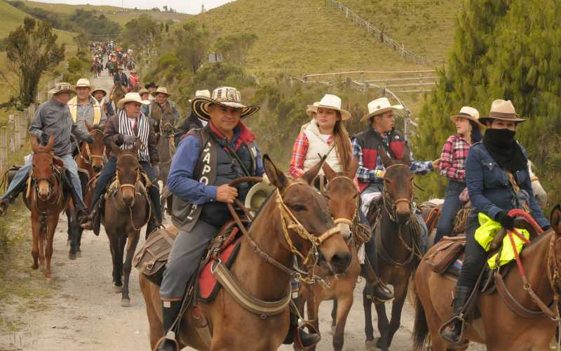 Cabalgata por la paz $250 mil costó la inscripción a la cabalgata.
