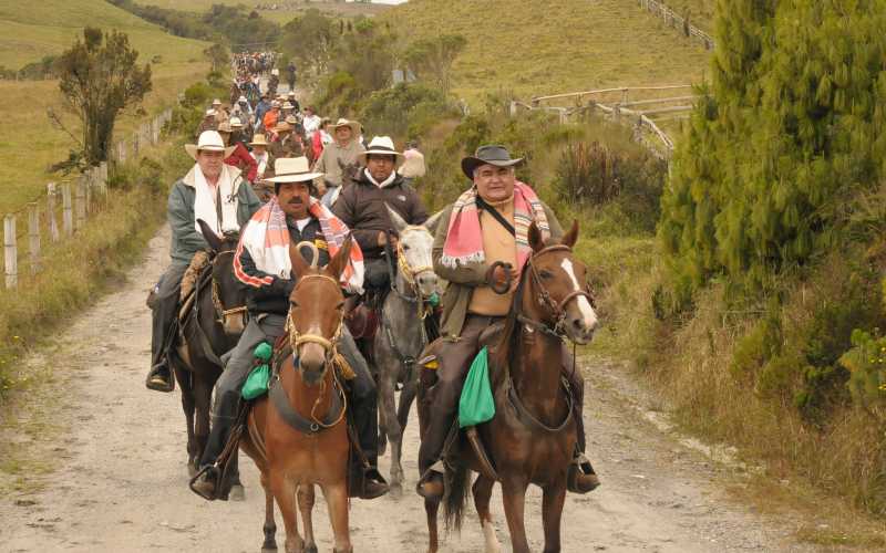 Cabalgata por la paz La música ambientó todo el recorrido