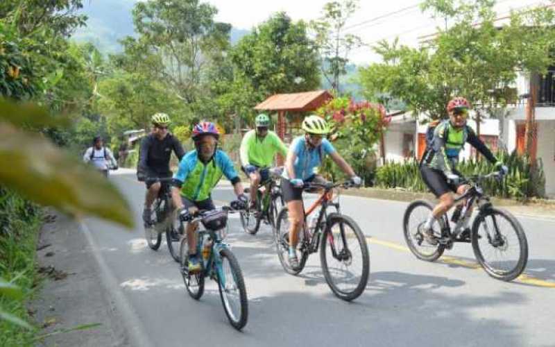 500 ciclistas disfrutaron del primer Ciclopaseo por el Paisaje Cultural Cafetero 