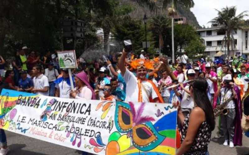 Foto | Diego Hidalgo | LA PATRIA Desfile de bandas estudiantiles en Riosucio.