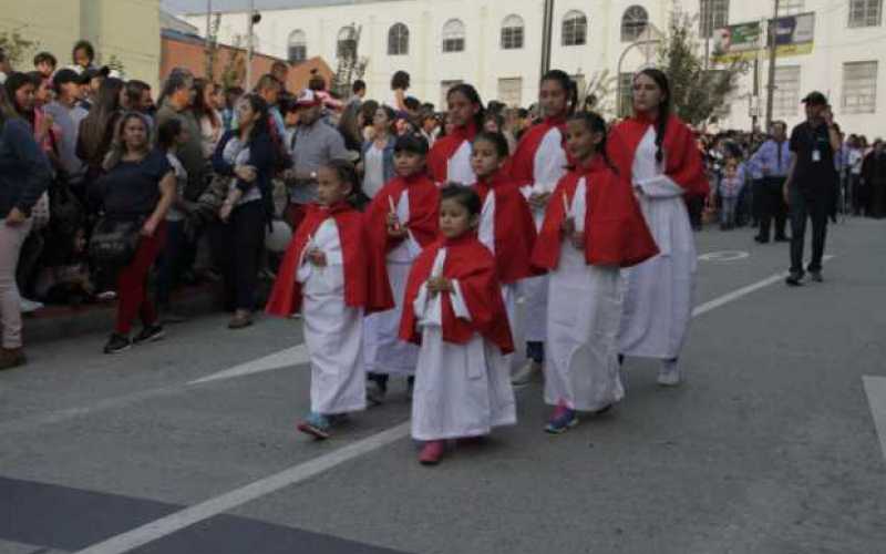 La patrona de los toreros se engalanó para su paso solemne