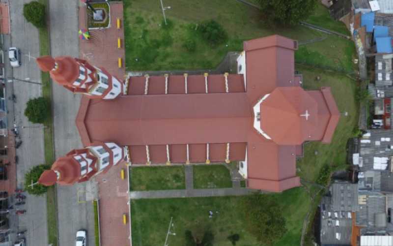 Iglesia de Nuestra Señora del Rosario, en el barrio Chipre de Manizales