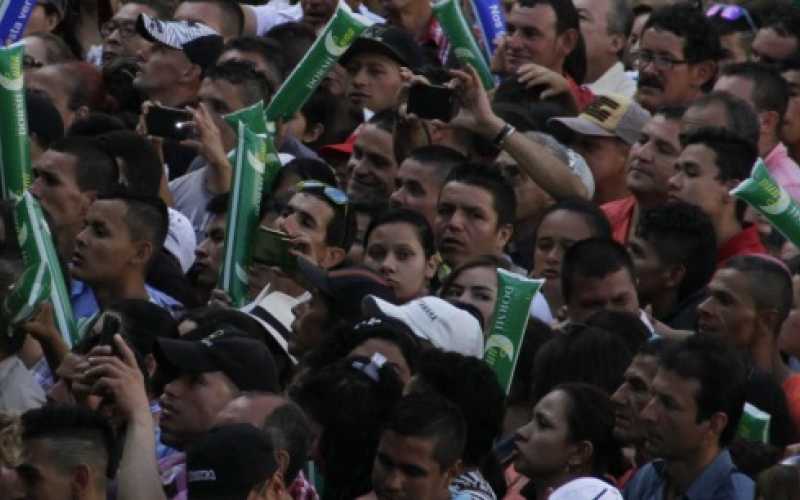 Cantaron, disfrutaron y recibieron Agüita pa’ mi gente con el Show de las Estrellas en Manizales