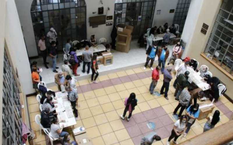 Foto | Darío Augusto Cardona | LA PATRIA Puesto de votación Edificio de la Licorera.