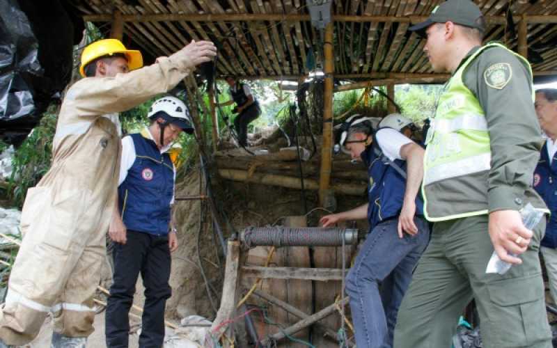 Organismos trabajando en conjunto por los mineros atrapados 