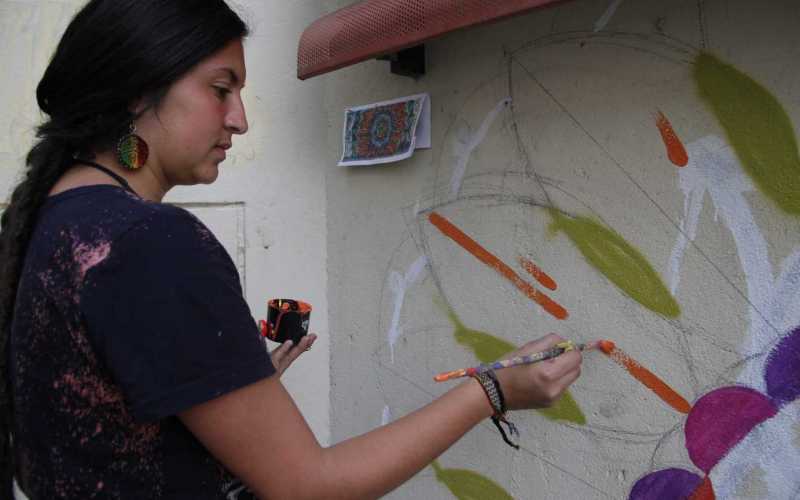 Algunos artistas plasmaron en las paredes imágenes que veían en pequeños formatos. 