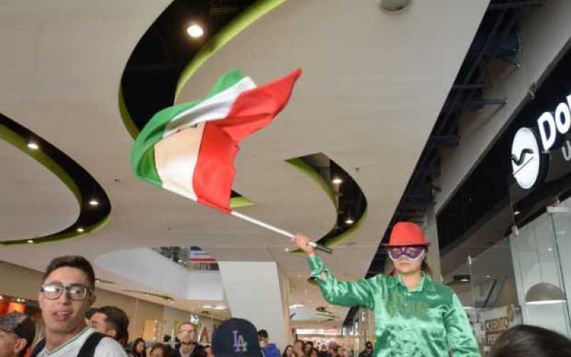 Foto | Freddy Arango | LA PATRIA Así estaba ayer el segundo nivel del Centro Comercial Fundadores.