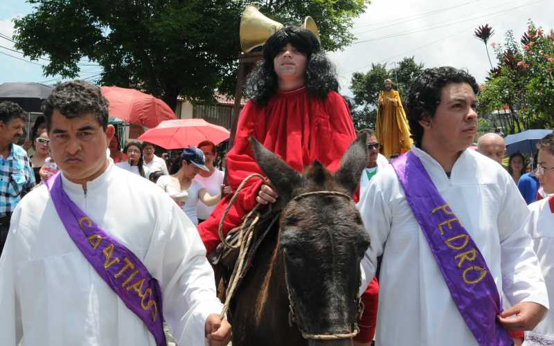 Foto | Martha Monroy | LA PATRIA Camilo Villa personificó a Jesús en su entrada a Jesuralén.