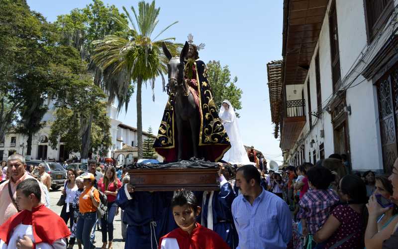 Foto | Luis Fernando Rodríguez | LA PATRIA La imagen de Jesús encabezó la procesión.