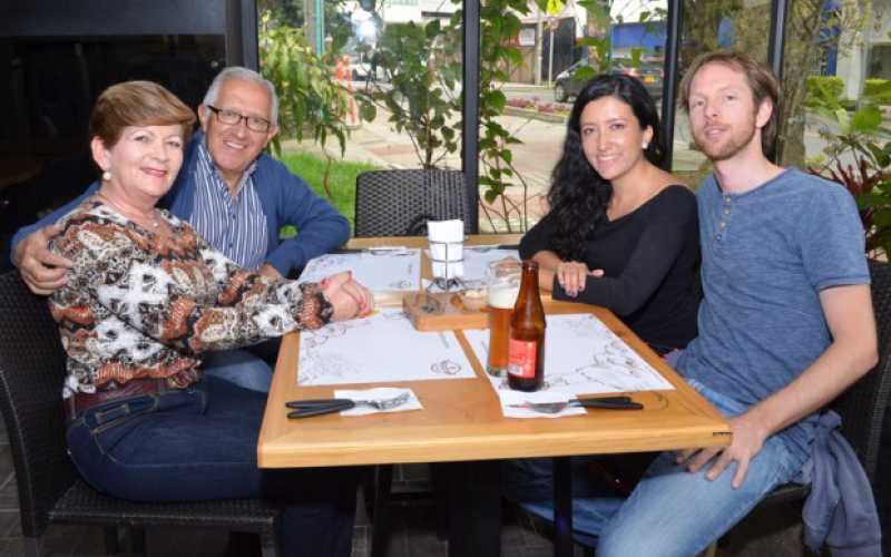 Heroína Gómez, Fernando Velásquez, Carolina Velásquez y Bas Smets.