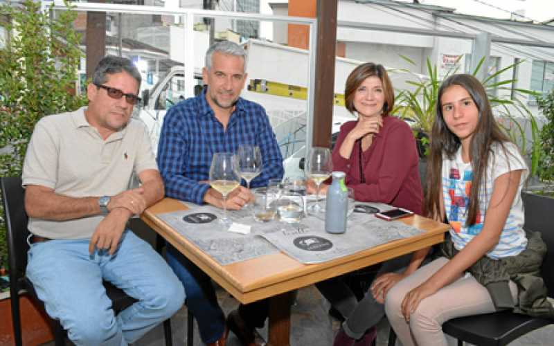 Juan Carlos Giraldo, Juan Alberto Coto, Julia Coto y Valeria Giraldo.