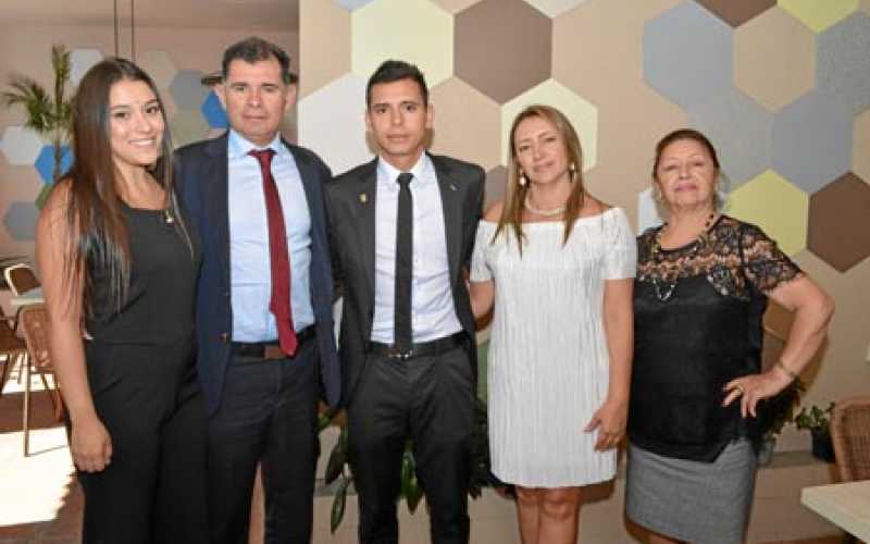 María Alejandra Alzate Restrepo, Ómar Alzate Valencia, Juan Sebastián Alzate Restrepo, María Soranlly Restrepo Londoño y Marina 