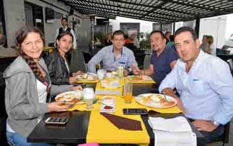 Foto | José Fernando Tangarife | LA PATRIA Vanesa Carmona Herrera, Kelly Lorena Carmona Herrera, Diego Camargo Avendaño, Andrés 