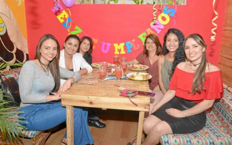 Johanna Hincapié, Julieth Tabares, Martha Serna, Martha Gómez, Margarita Ospina Guzmán y Olga Anzola.