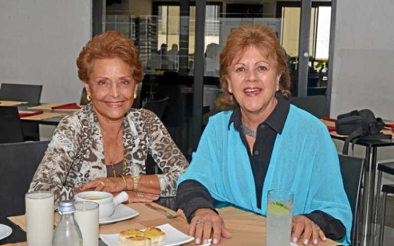 Beatriz Jaramillo Cuartas se reunió en un almuerzo en la sede El Cable del Club Manizales con Margarita Delgado de Lozano, quien