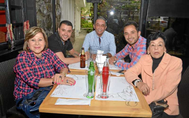 Lesly García, Luis Felipe Galván García, Álvaro Alfonso Galván, Álvaro Andrés Galván García y Miryam Quintero de García.