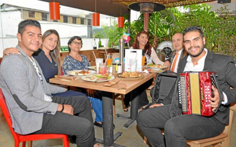 Mauricio Zárate, Carolina Zuluaga, Clara Elena Martínez, Julialba Díaz Londoño, Horacio Ortiz y Alejandro Ortiz Díaz.