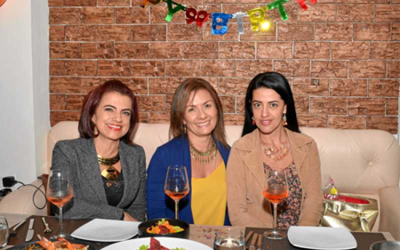 María Carmenza Giraldo Zuluaga, Pilar Jaramillo y Sandra Malagón.