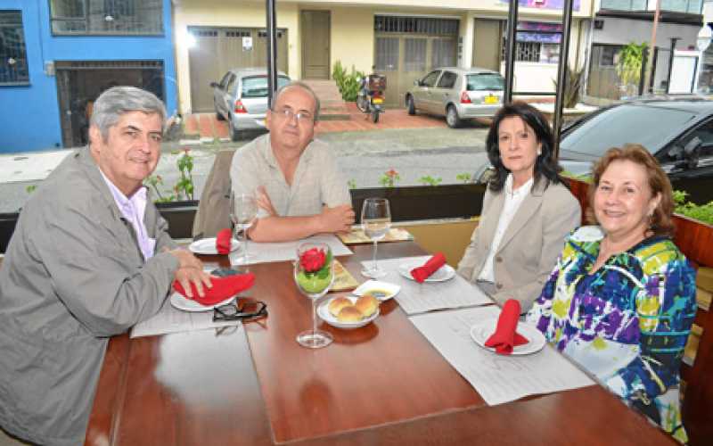 Carlos Arturo Zuluaga Giraldo, Jorge Hernán Ochoa Arango, Juliana Sanint y Elvia Salcedo.