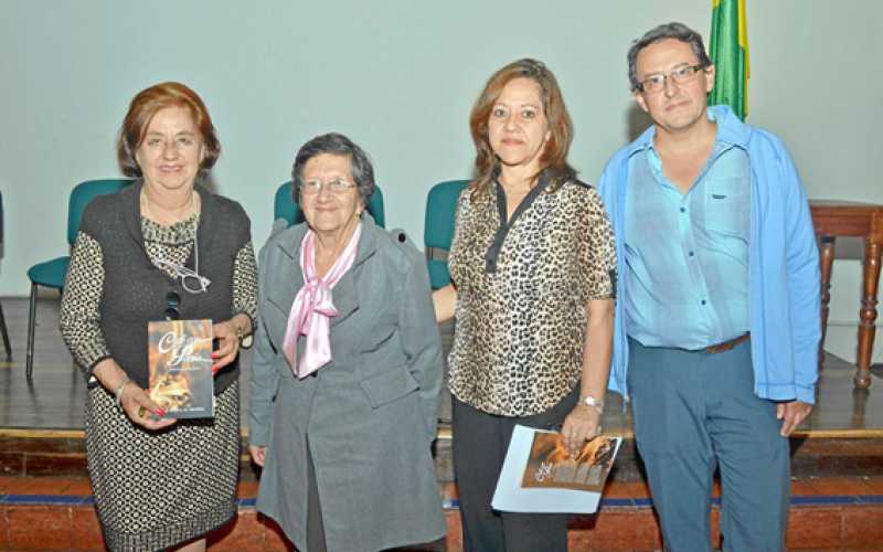Agustina Ospina de Sánchez, Dorian Hoyos Parra, Adriana Sánchez y Luis Fernando Venegas. 