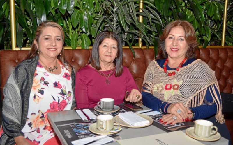 Blanca Cecilia López Giraldo, Ofelia de Osorio y Martha Doris Bermúdez López.
